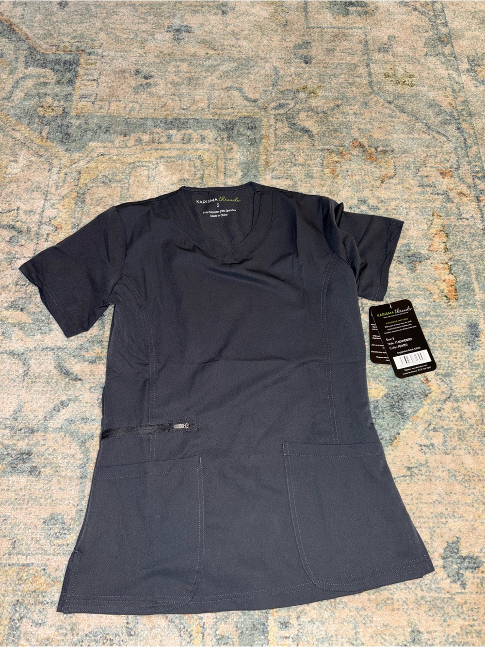 Karisma threads 3 pocket scrub top NWT